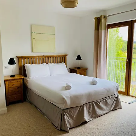 Modern With 3 Bedrooms And 3 Bathrooms In Town Holiday home *