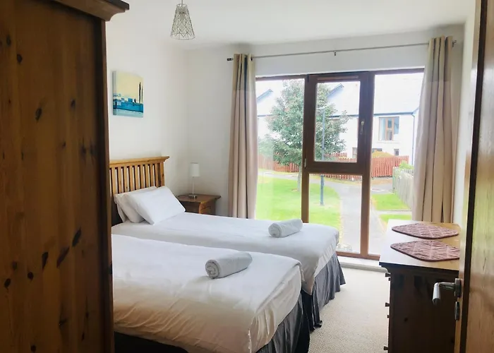 Modern With 3 Bedrooms And 3 Bathrooms In Town Dom wakacyjny *