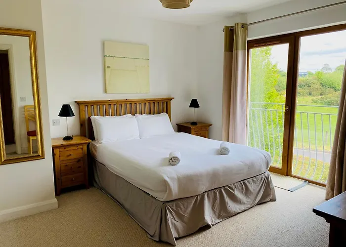 Modern With 3 Bedrooms And 3 Bathrooms In Town Dom wakacyjny *