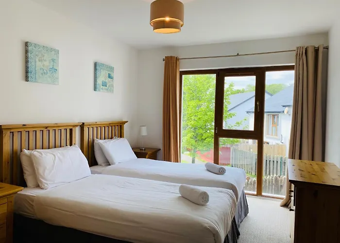 Modern With 3 Bedrooms And 3 Bathrooms In Town *