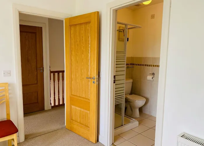 Modern With 3 Bedrooms And 3 Bathrooms In Town Dom wakacyjny