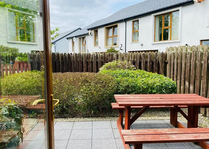 Modern With 3 Bedrooms And 3 Bathrooms In Town *